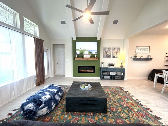 3739 Canby Oak, Seguin, TX 78155