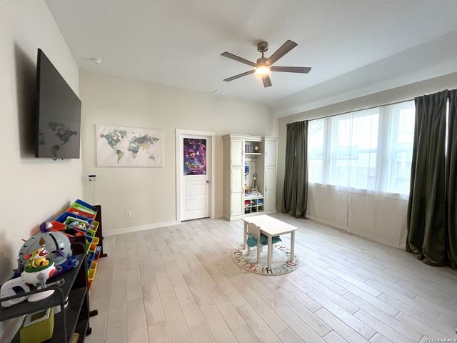 3739 Canby Oak, Seguin, TX 78155