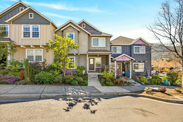 512 Fair Oaks Avenue, Ashland, OR 97520