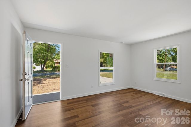 714 Bilmark Avenue, Charlotte, NC 28213