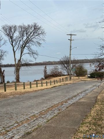 403 Spruance St, Hopewell, VA 23860