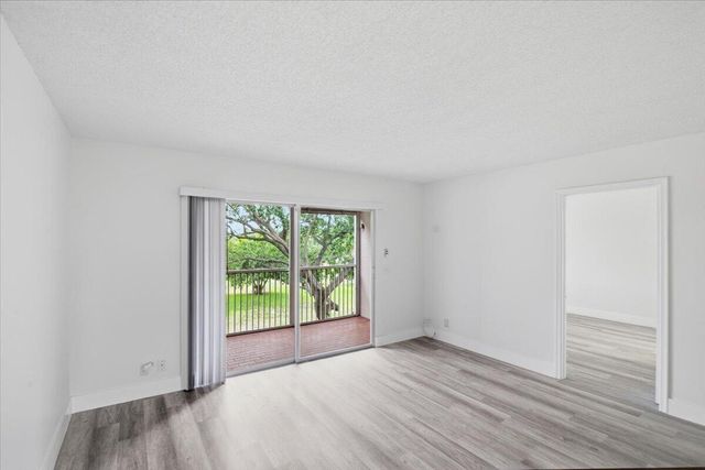 700 SW 128th Avenue 310c, Pembroke Pines, FL 33027