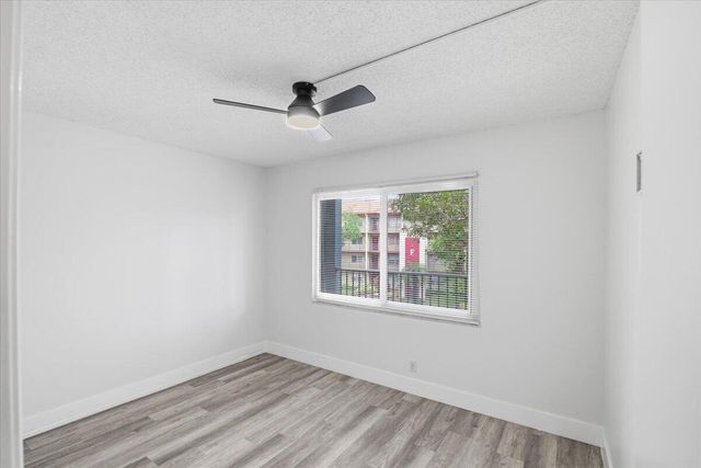 700 SW 128th Avenue 310c, Pembroke Pines, FL 33027