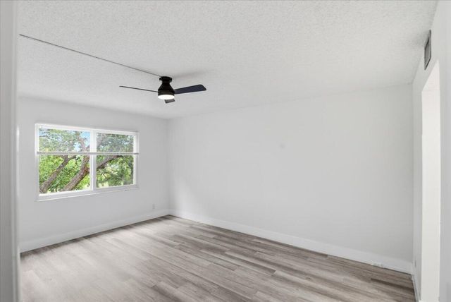 700 SW 128th Avenue 310c, Pembroke Pines, FL 33027