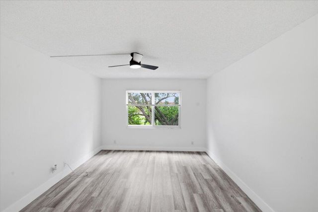 700 SW 128th Avenue 310c, Pembroke Pines, FL 33027