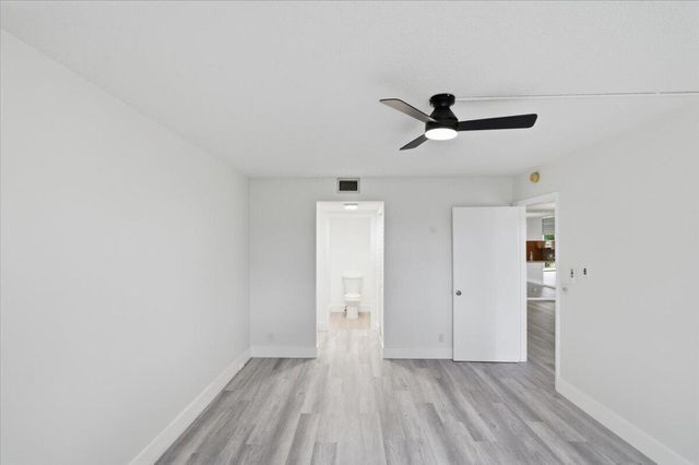 700 SW 128th Avenue 310c, Pembroke Pines, FL 33027