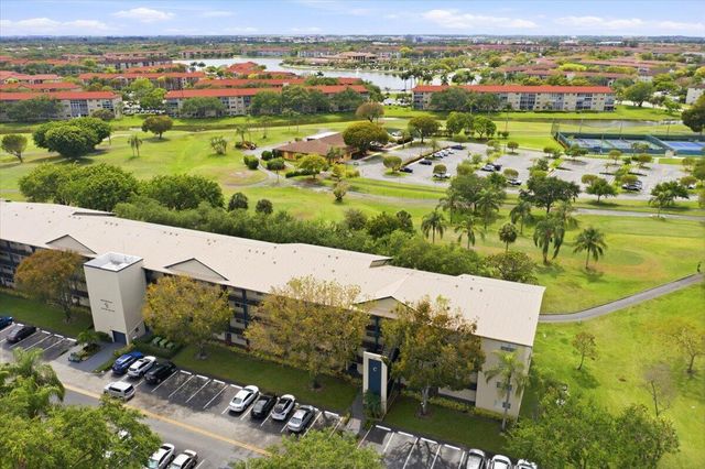 700 SW 128th Avenue 310c, Pembroke Pines, FL 33027