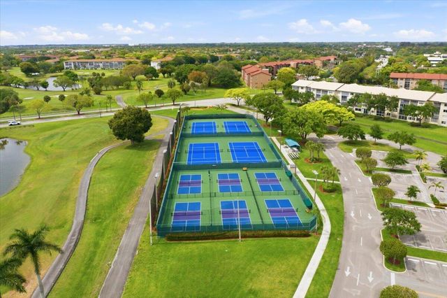 700 SW 128th Avenue 310c, Pembroke Pines, FL 33027