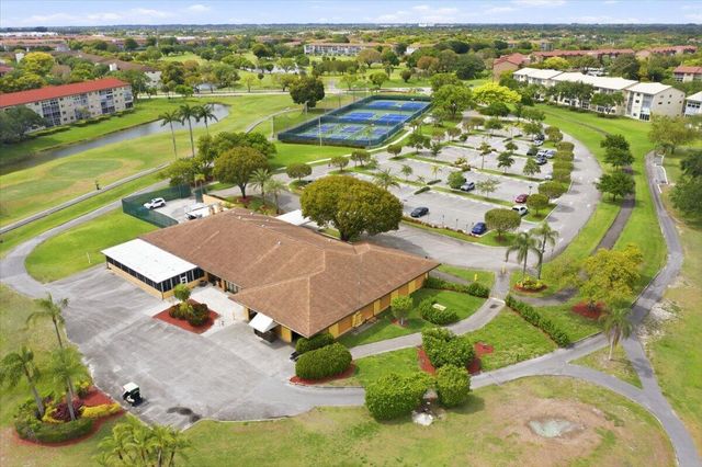 700 SW 128th Avenue 310c, Pembroke Pines, FL 33027