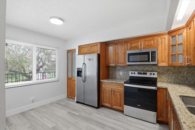 700 SW 128th Avenue 310c, Pembroke Pines, FL 33027