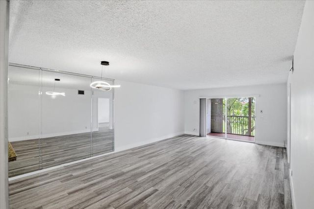 700 SW 128th Avenue 310c, Pembroke Pines, FL 33027