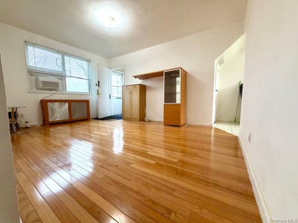 67-20 218 Street Lower, Bayside, NY 11364