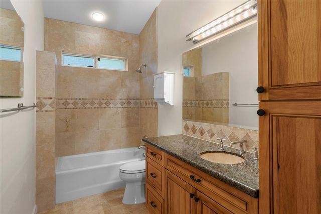 10200 Birdlip CIR, Austin, TX 78733