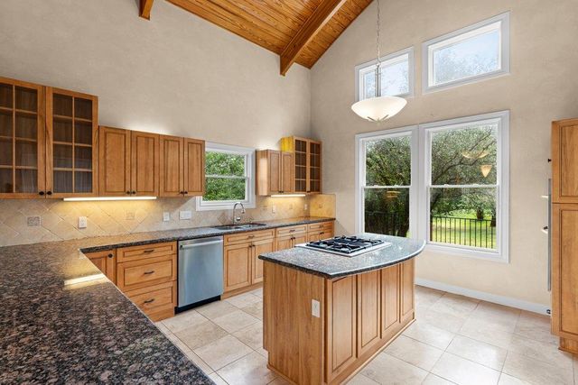 10200 Birdlip CIR, Austin, TX 78733