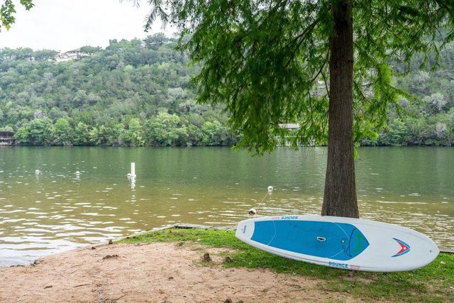 10200 Birdlip CIR, Austin, TX 78733