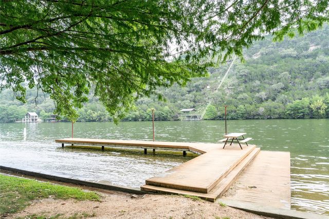 10200 Birdlip CIR, Austin, TX 78733