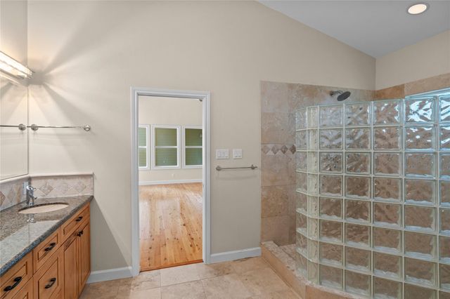 10200 Birdlip CIR, Austin, TX 78733