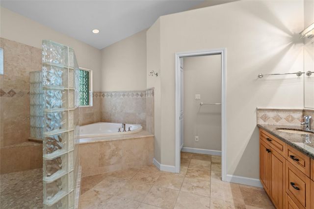 10200 Birdlip CIR, Austin, TX 78733