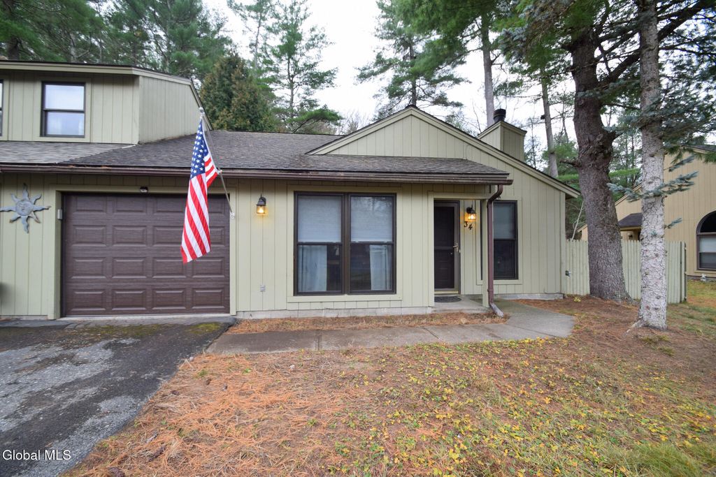 34 Margaret Drive, Queensbury, NY 12804