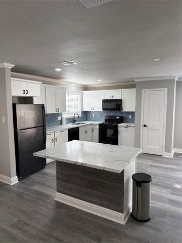 12230 Kleinmeadow Drive, Houston, TX 77066