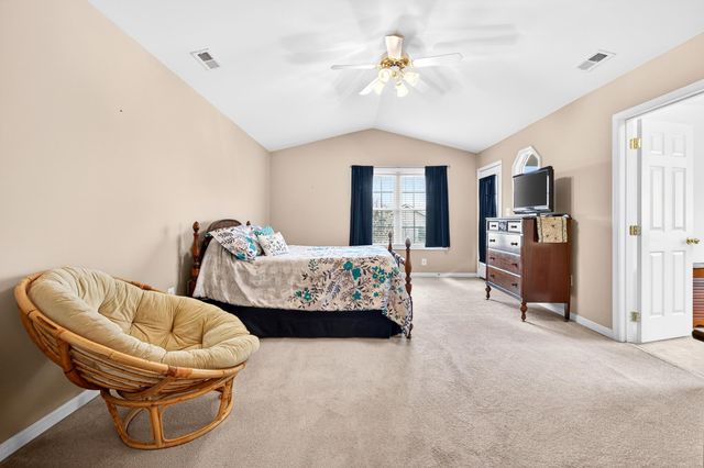 355 HOOVER RD, Woodstock, VA 22664