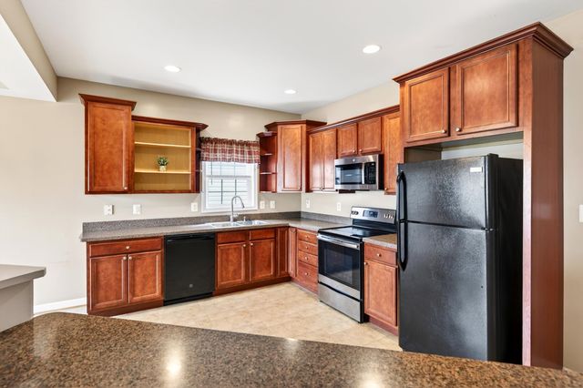 355 HOOVER RD, Woodstock, VA 22664