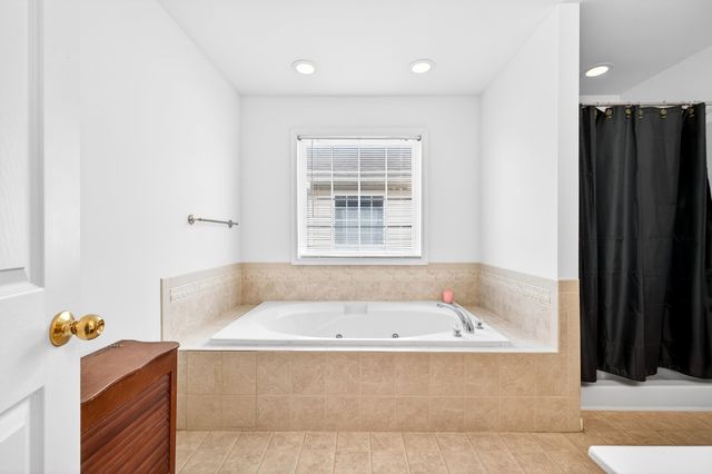 355 HOOVER RD, Woodstock, VA 22664