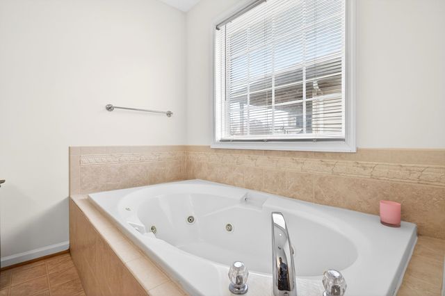 355 HOOVER RD, Woodstock, VA 22664