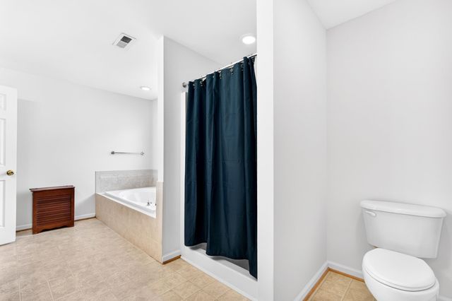 355 HOOVER RD, Woodstock, VA 22664