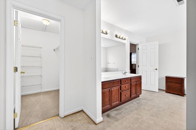 355 HOOVER RD, Woodstock, VA 22664