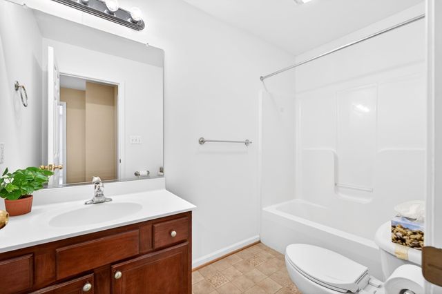 355 HOOVER RD, Woodstock, VA 22664