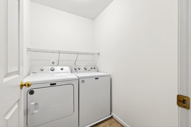 355 HOOVER RD, Woodstock, VA 22664