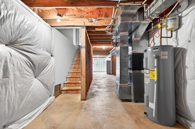 355 HOOVER RD, Woodstock, VA 22664