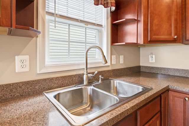 355 HOOVER RD, Woodstock, VA 22664