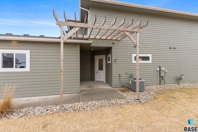 5412 W Liberator Cir Circle, Sioux Falls, SD 57107