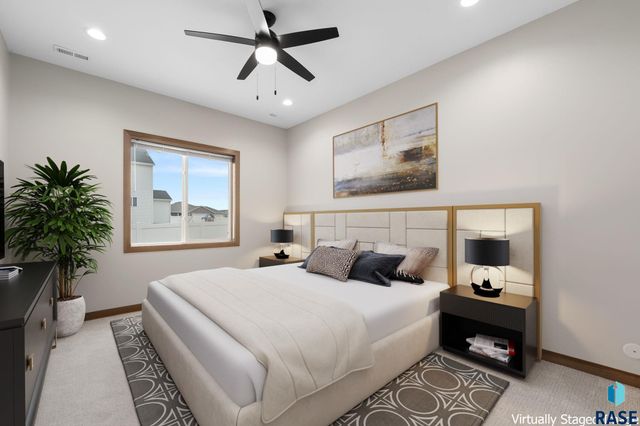 5412 W Liberator Cir Circle, Sioux Falls, SD 57107