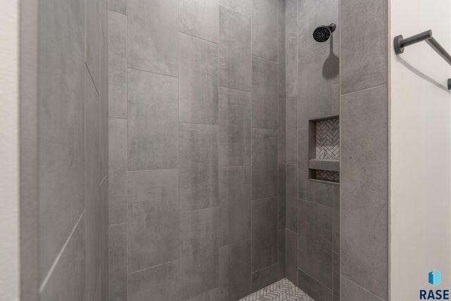 5412 W Liberator Cir Circle, Sioux Falls, SD 57107