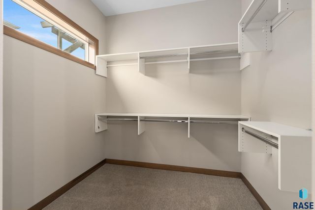 5412 W Liberator Cir Circle, Sioux Falls, SD 57107