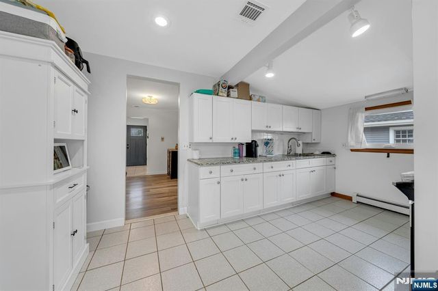 31 Roome Street, Lincoln Park Borough, NJ 07035