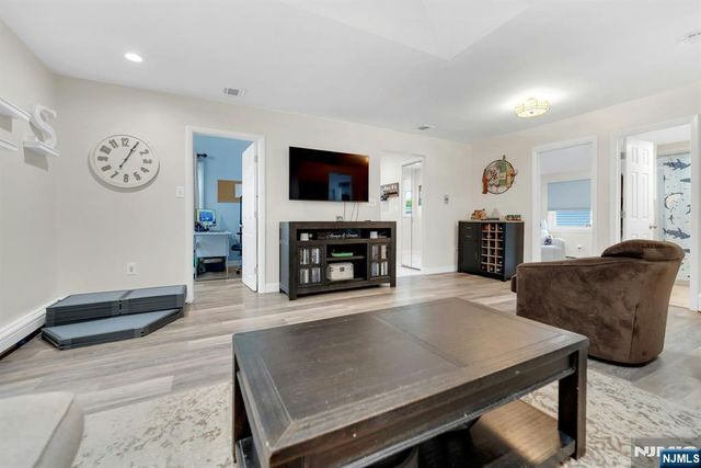31 Roome Street, Lincoln Park Borough, NJ 07035