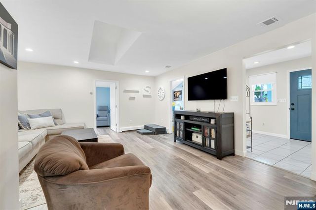 31 Roome Street, Lincoln Park Borough, NJ 07035