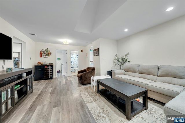31 Roome Street, Lincoln Park Borough, NJ 07035
