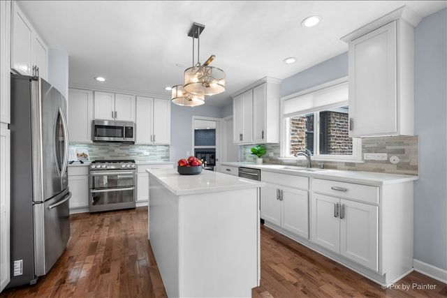 315 Charal Lane, Highland Park, IL 60035