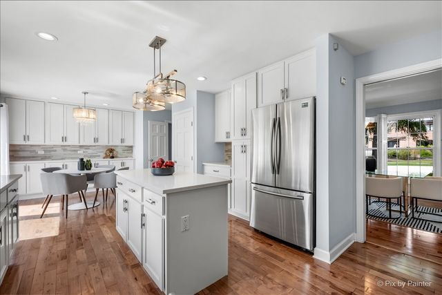 315 Charal Lane, Highland Park, IL 60035