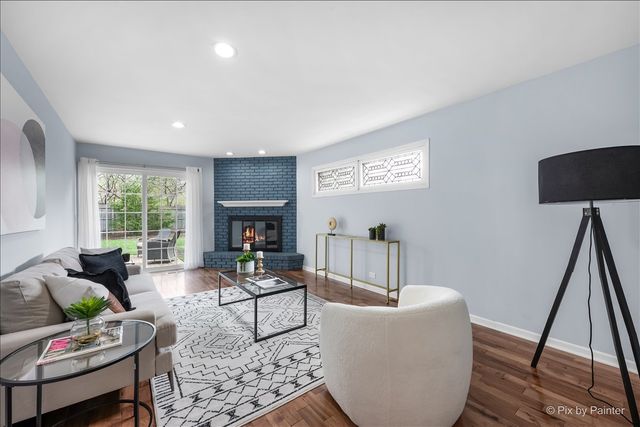 315 Charal Lane, Highland Park, IL 60035