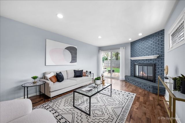 315 Charal Lane, Highland Park, IL 60035