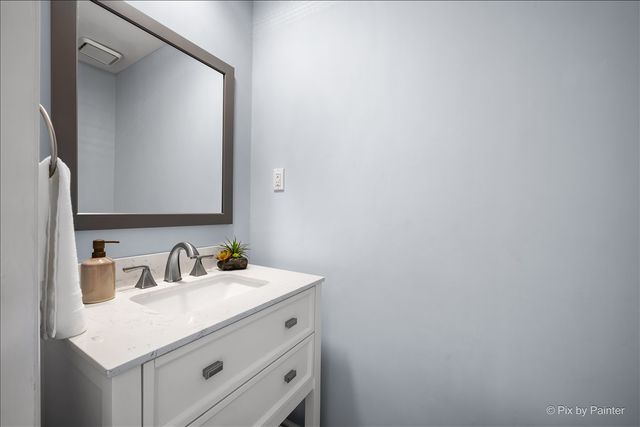 315 Charal Lane, Highland Park, IL 60035