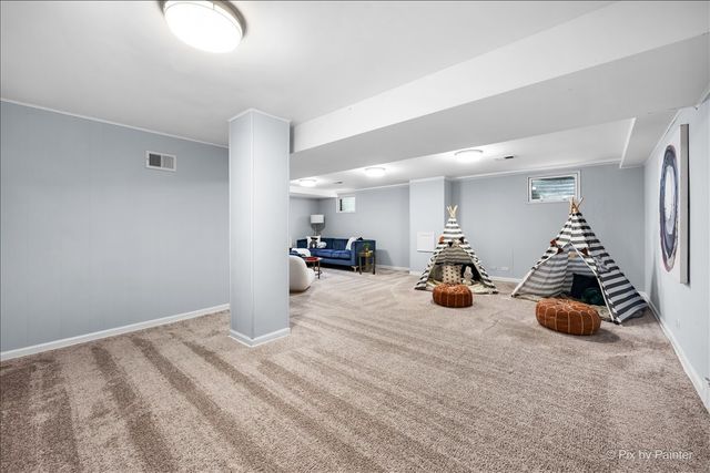 315 Charal Lane, Highland Park, IL 60035