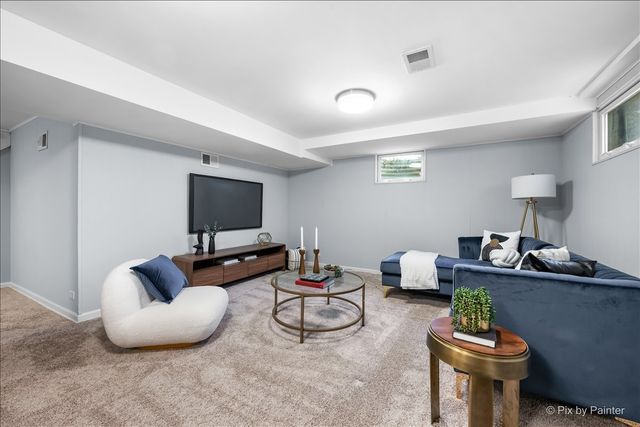 315 Charal Lane, Highland Park, IL 60035