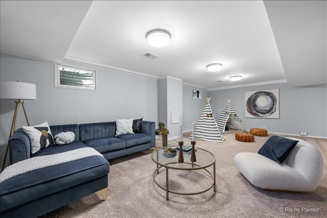 315 Charal Lane, Highland Park, IL 60035